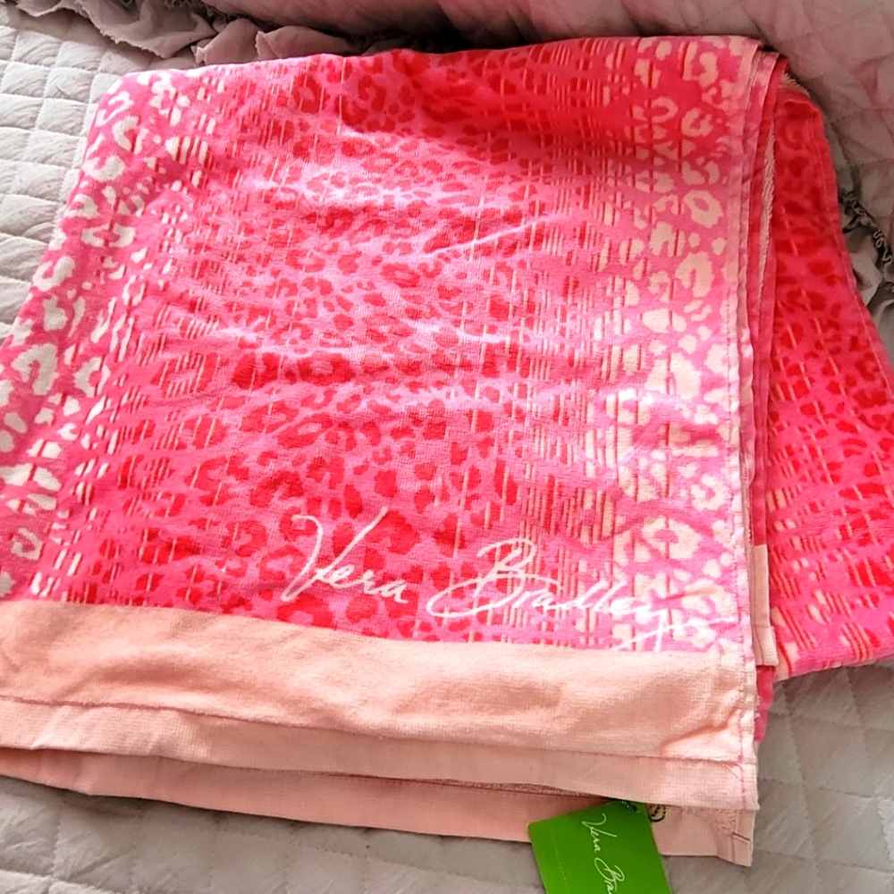 Vera Bradley Beach Towel New RETIRED print!Leopard print pink!  Velvety!